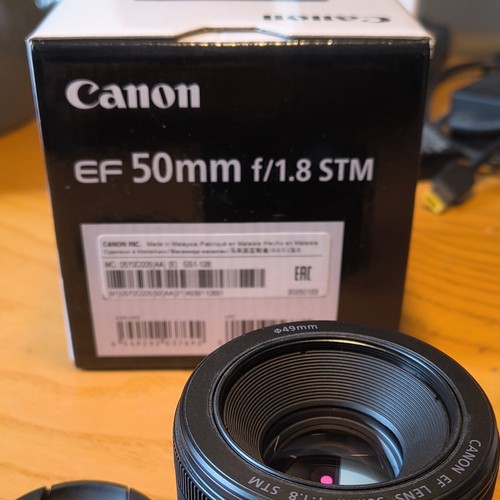 Canon 50mm 8 stm - f/1.8,